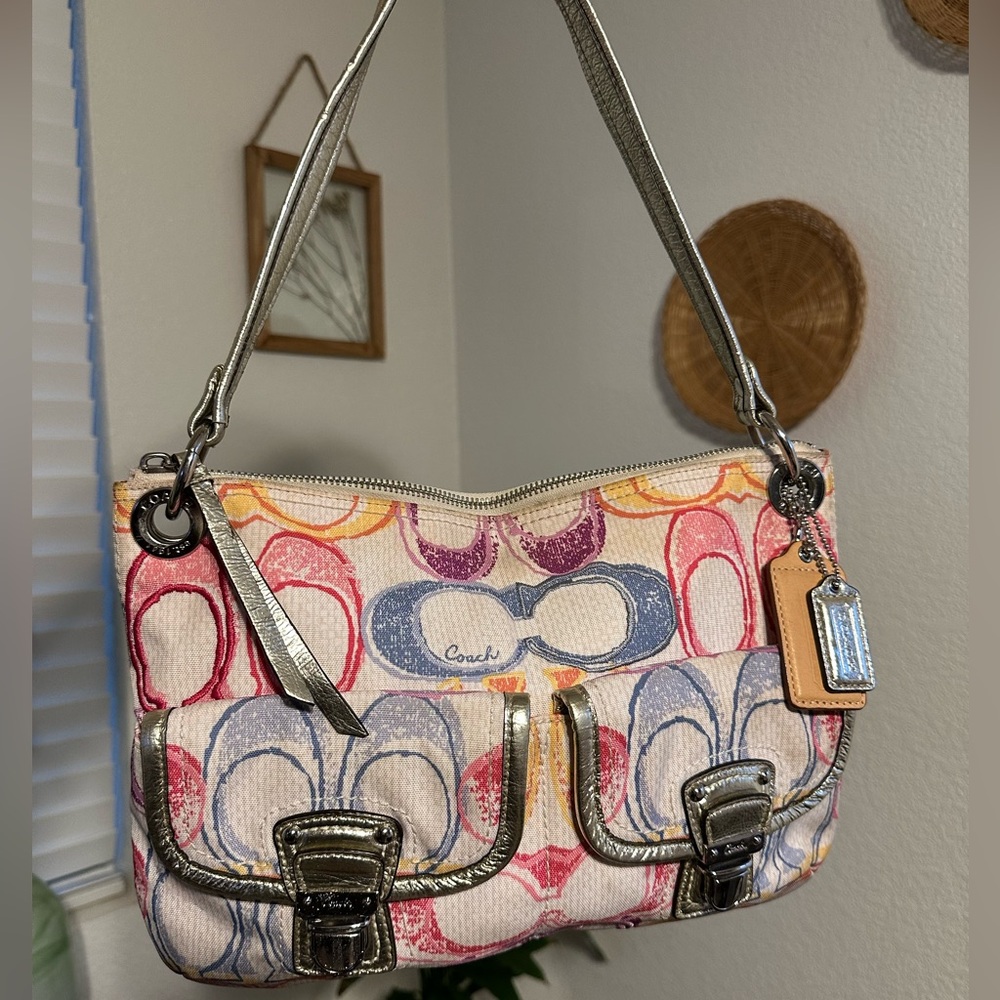 Coach Poppy Signature Canvas Dream C Scribble Print Hippie Bag 🩷💚🩵